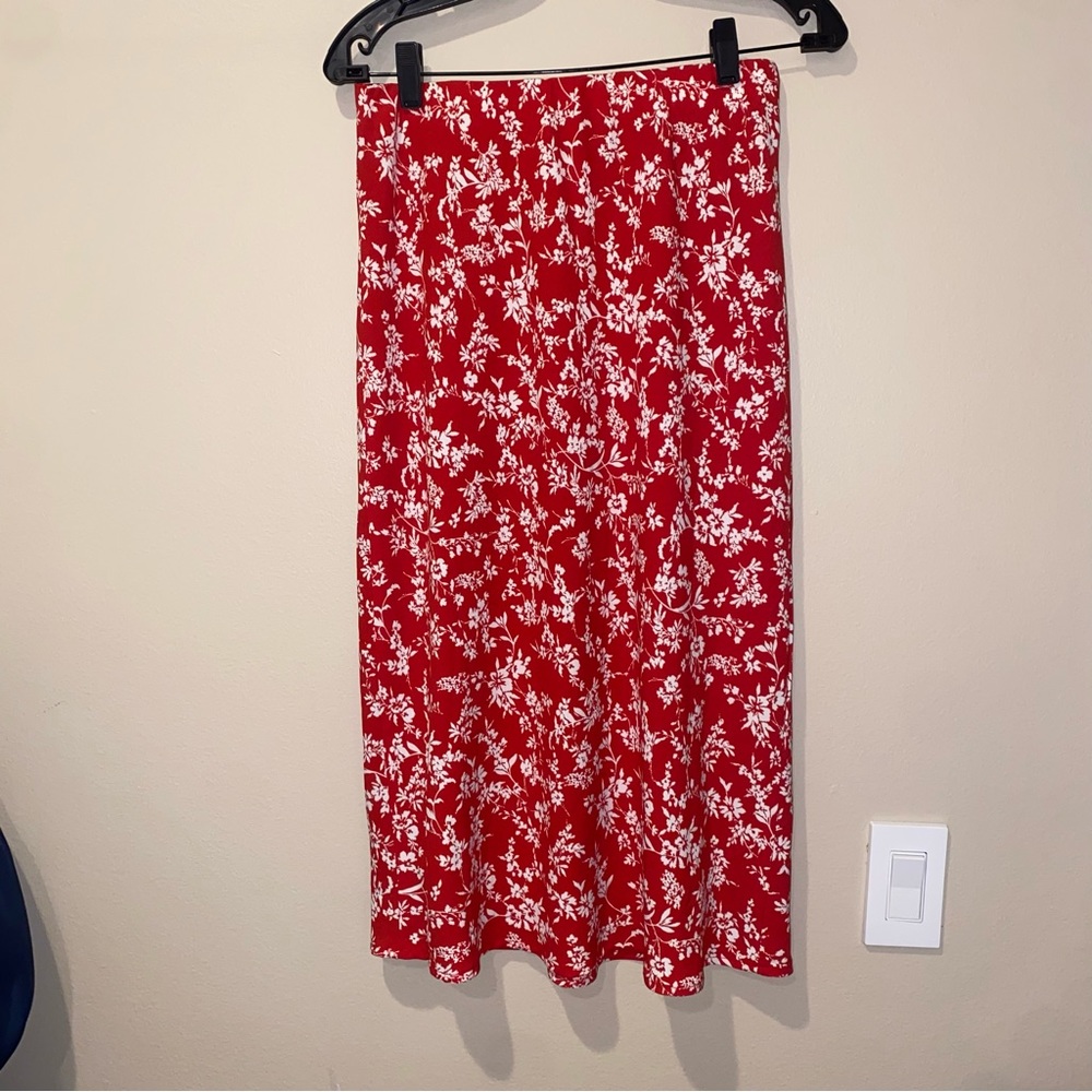 Heartloom Red Floral Midi Skirt - Picture 3 of 4